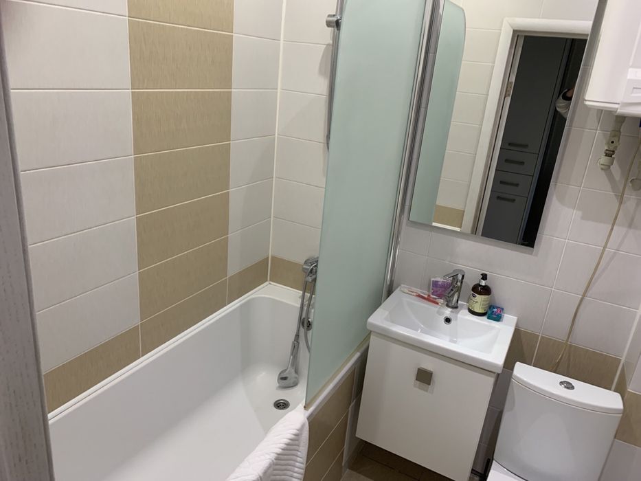 Квартира подобово в новому будинку з парковкою.Світло 24/7