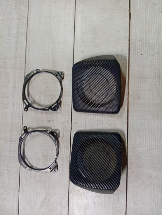 VW T4 Carawella Multivan zaślepki mocowania głośników tył