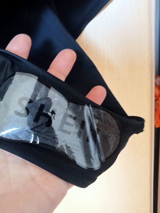 Купальник чорний суцільний з вишивкою  розмір 52 -54