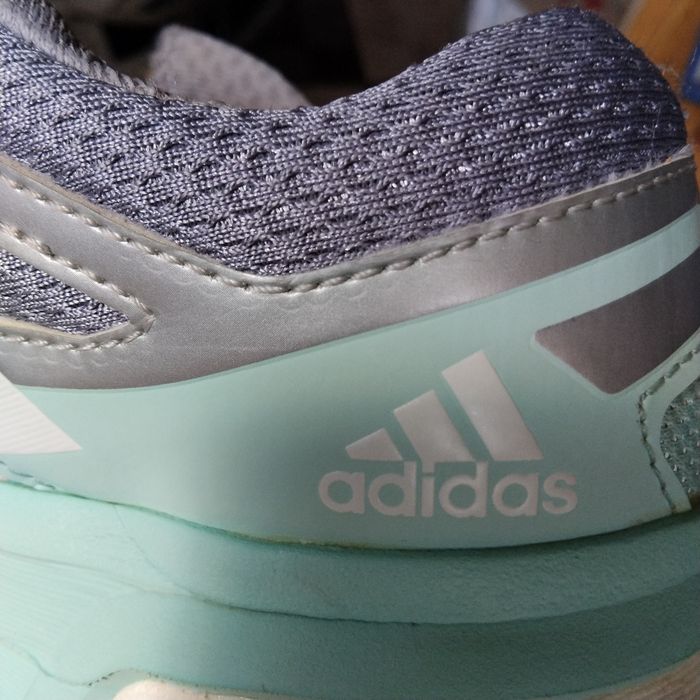 Кросівки жіночі Adidas Response Boost  Techfit  36р.