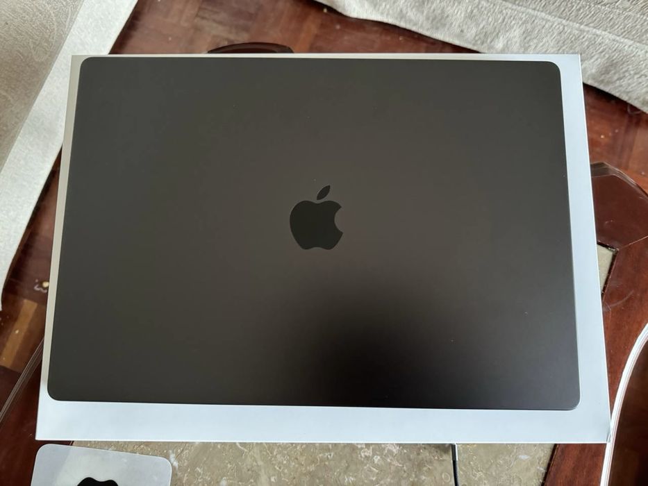 MacBook APPLE - MB Pro 16 M3 Pro 12c CPU/18c GPU 18GB