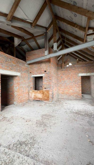 Продаж комерційної нерухомості в м. Пустомити