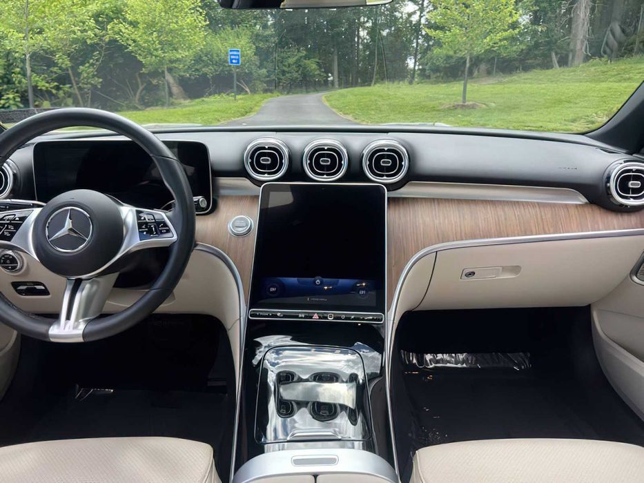 Mercedes-Benz C-Class      2022