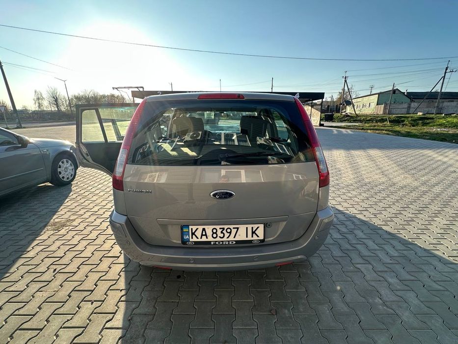 Продам Ford Fusion 1.6 газ- бензин 2011 рік