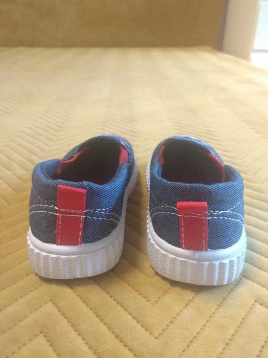 Wsuwane kapcie Action Boy 24 NOWE