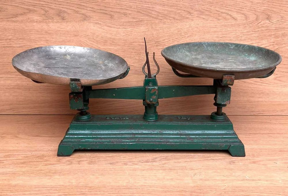 Balança de mesa antiga