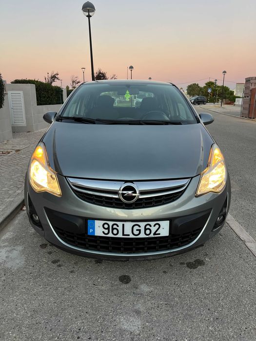 Opel Corsa 1.2 2011 - muito bem estimado