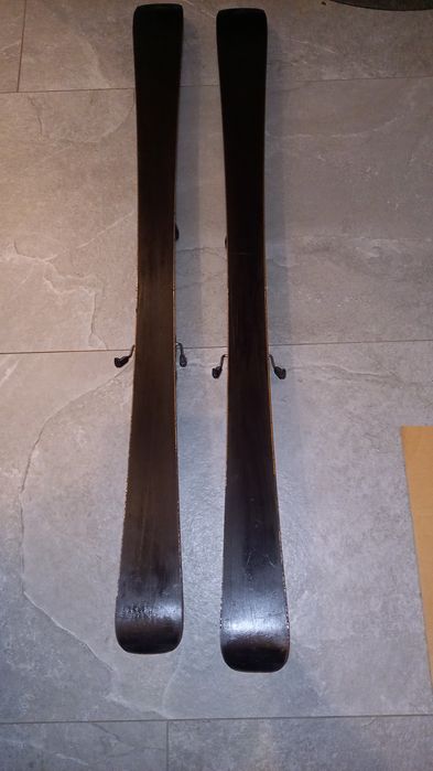 Narty rosignol radical juniorskie 130 cm. Stan bardzo dobry