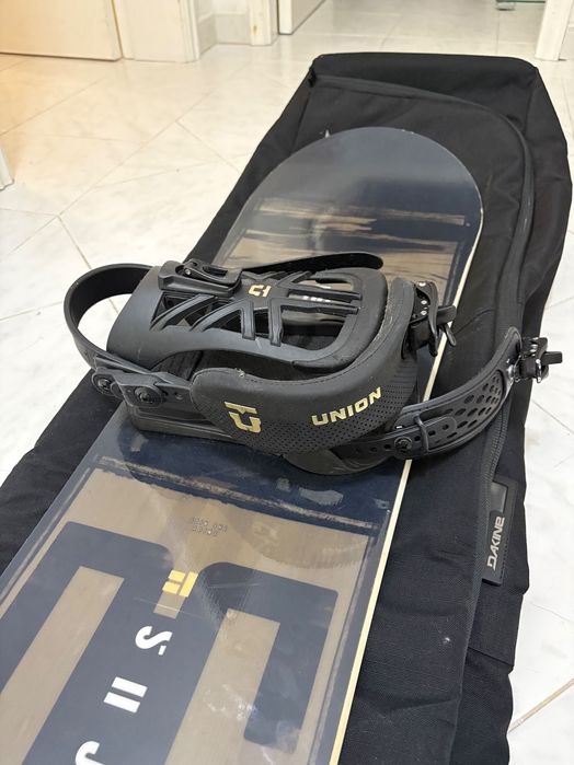 Prancha de snowboard DC FOCUS + fixações Union