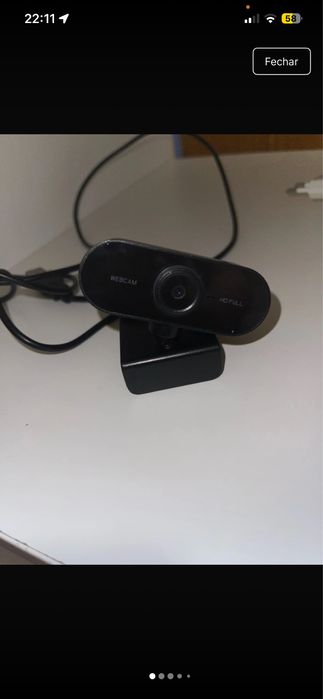 Webcam HD 1080P com redução de ruído, foco automático, fácil instalação e alta compatibilidade.