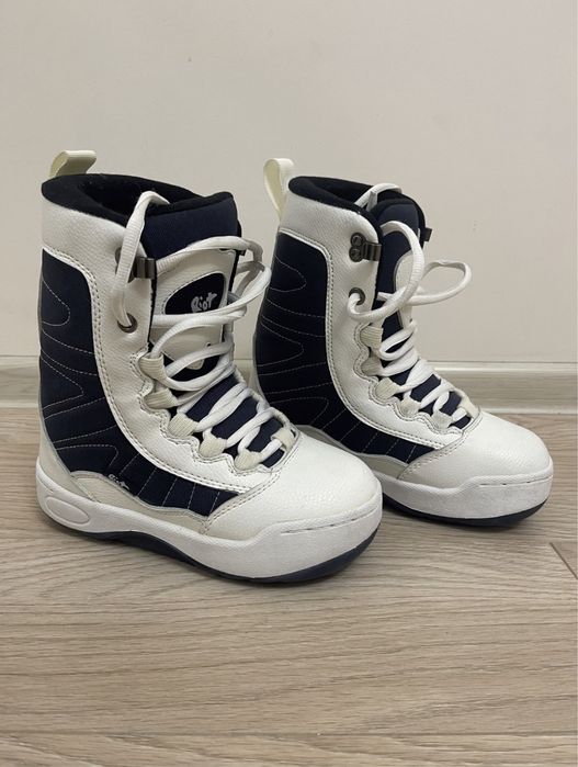 Дитячі черевики для сноуборду Riot 35 на ніжку до 22,5 см НОВІ!