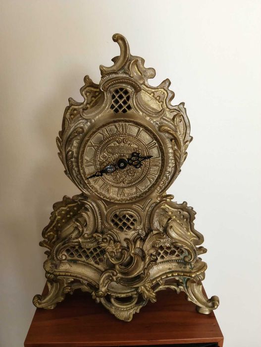 Stary zegar kominkowy mosiężny 31 cm – bogato zdobiona obudowa