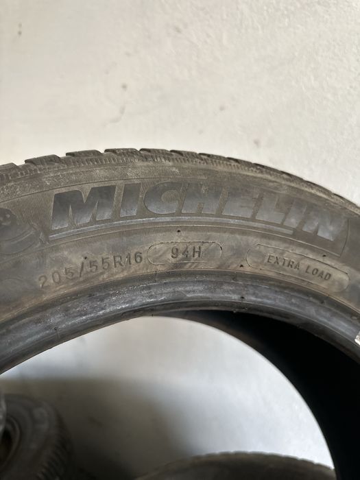 Автомобильные зимние шины покрышки резина 205//55R16 мишлен