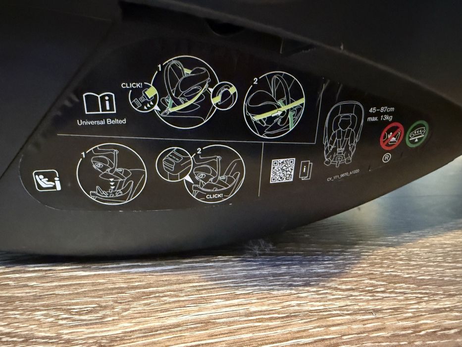 Автокрісло Cybex Cloud t