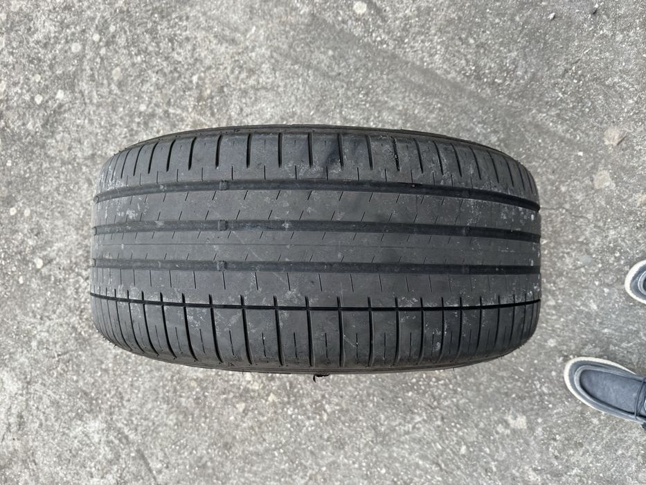 Pneus FALKEN 285 45 R20