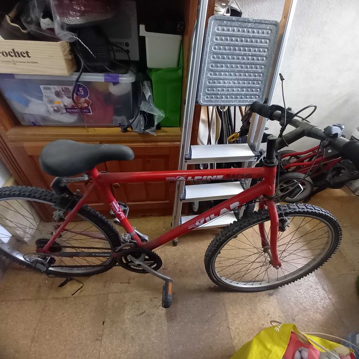 Vendo bicicleta marca  Vilar, em muito bom estado,  usada apenas 4 vezes.