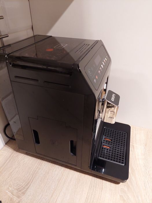 Ekspres ciśnieniowy automatyczny KRUPS EA895831