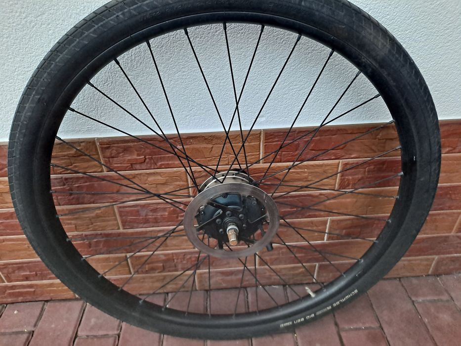 Kolo z silnikiem do roweru elektrycznego