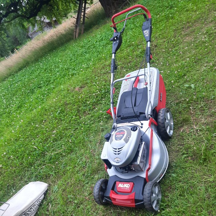 Газонокосарки різні привезли з Німеччини всі готові до роботи