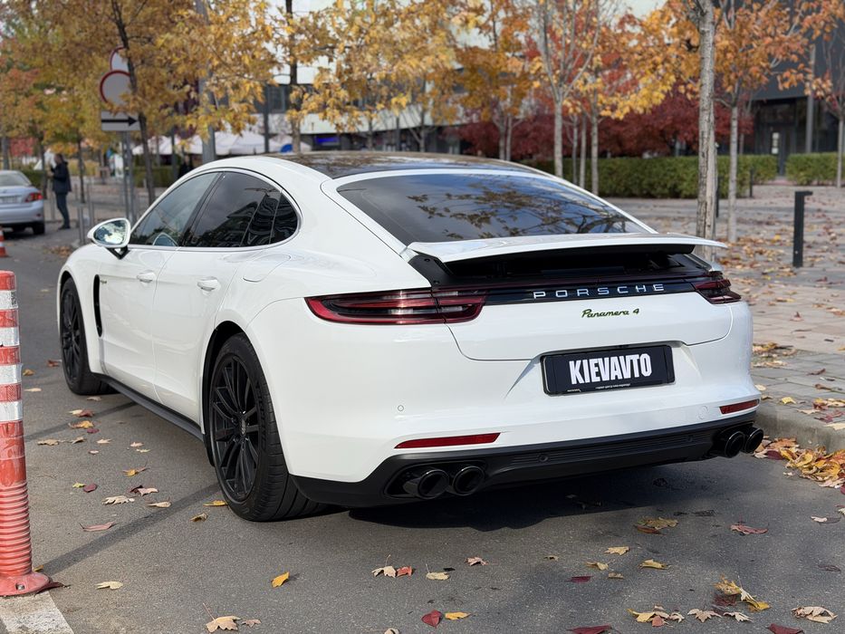 Porsche Panamera 4 E-Hybrid
