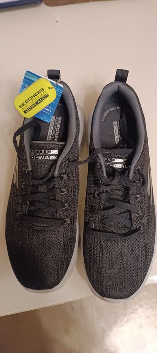 Продам кроссовки Skechers