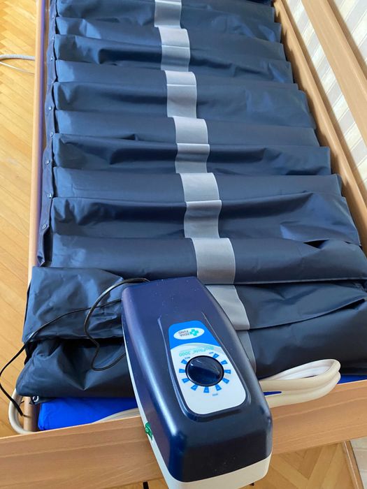 OKAZJA materac przeciwodleżynowy z pompą