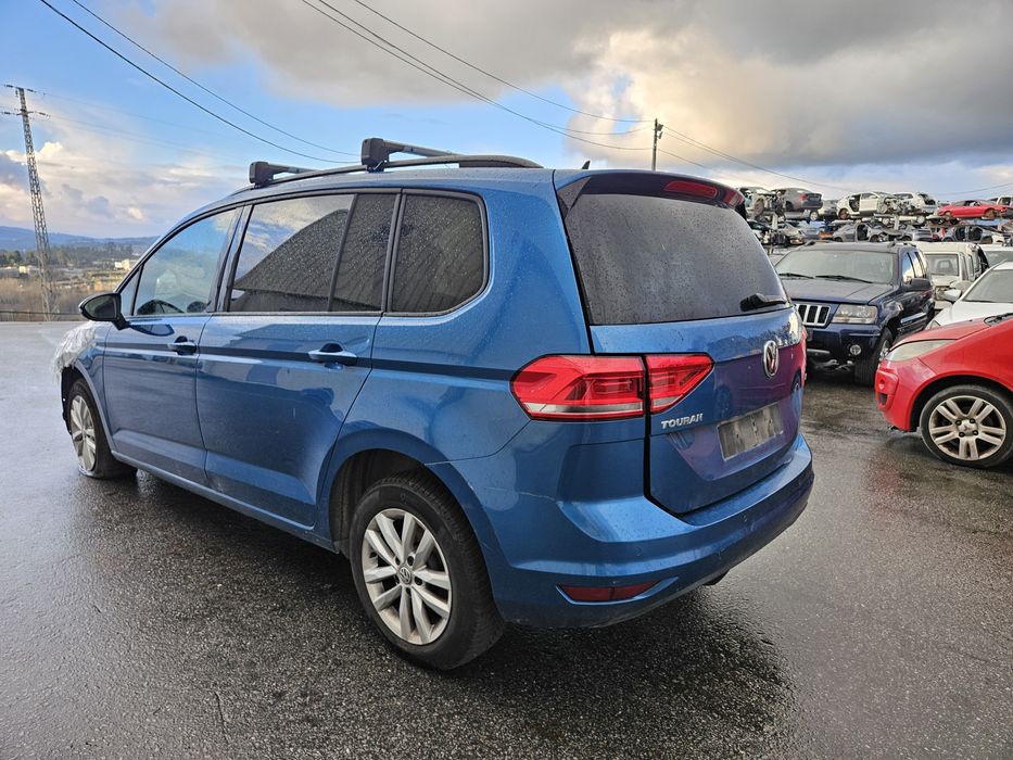 Volkswagen Touran 1.6 TDi de 2016 para peças