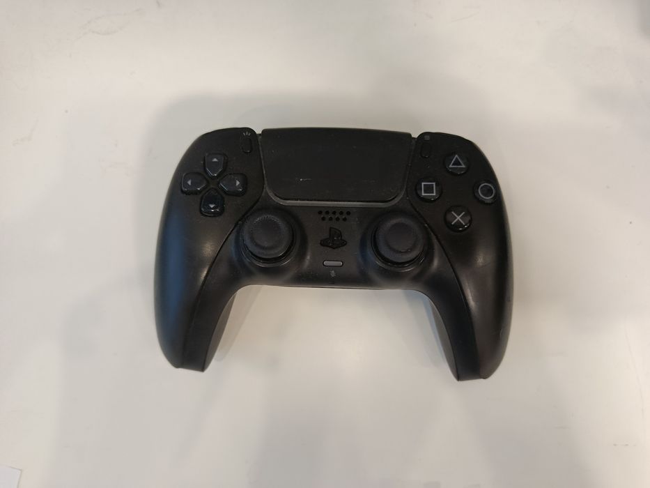 Ps5 з 2 джойстиками безпровідною зарядкою і кріпленням на стіну