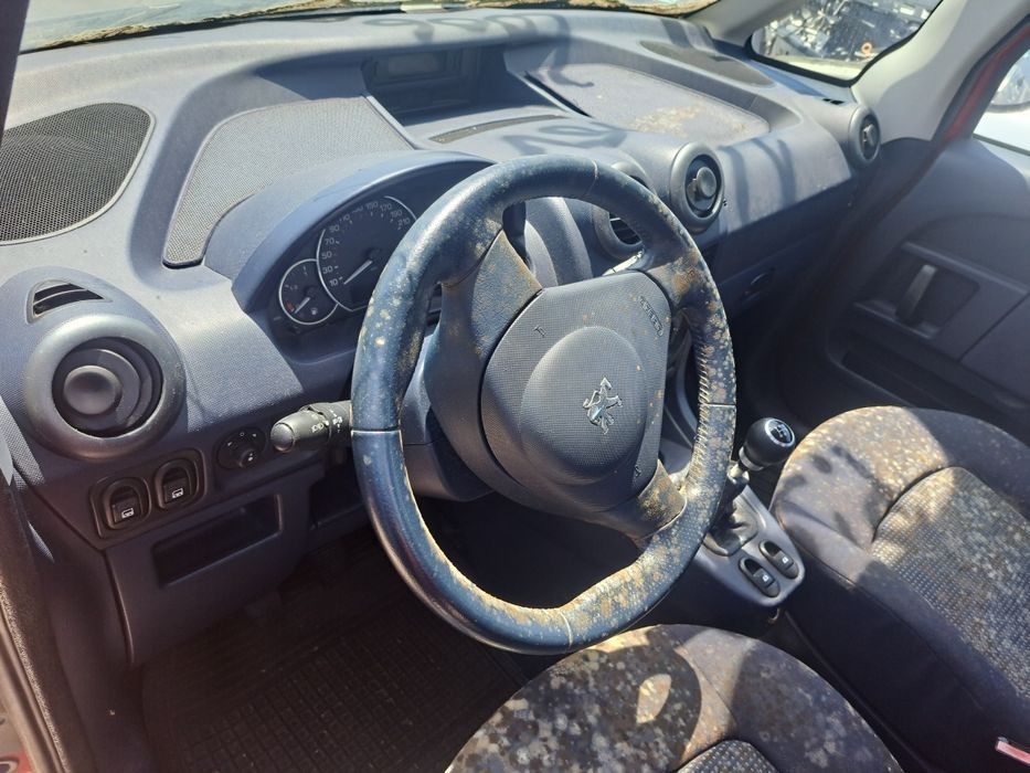 Peugeot 1007 Anos de 2005/2006/2007/2008 tampa mala/portas esq/Drt