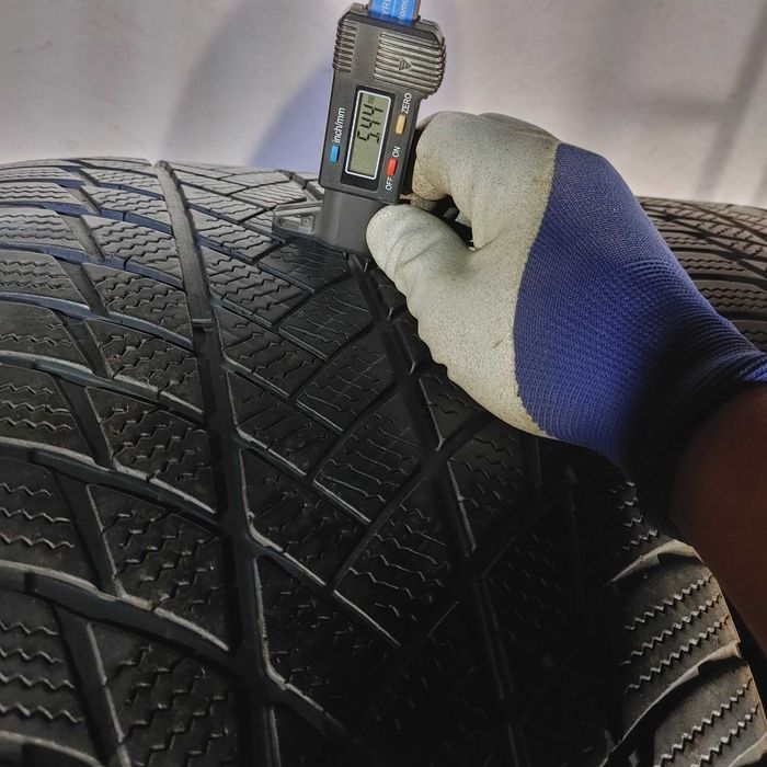 Без передоплати! Шини зимові Б/В 275 45 20 Bridgestone RFT арт. 4756