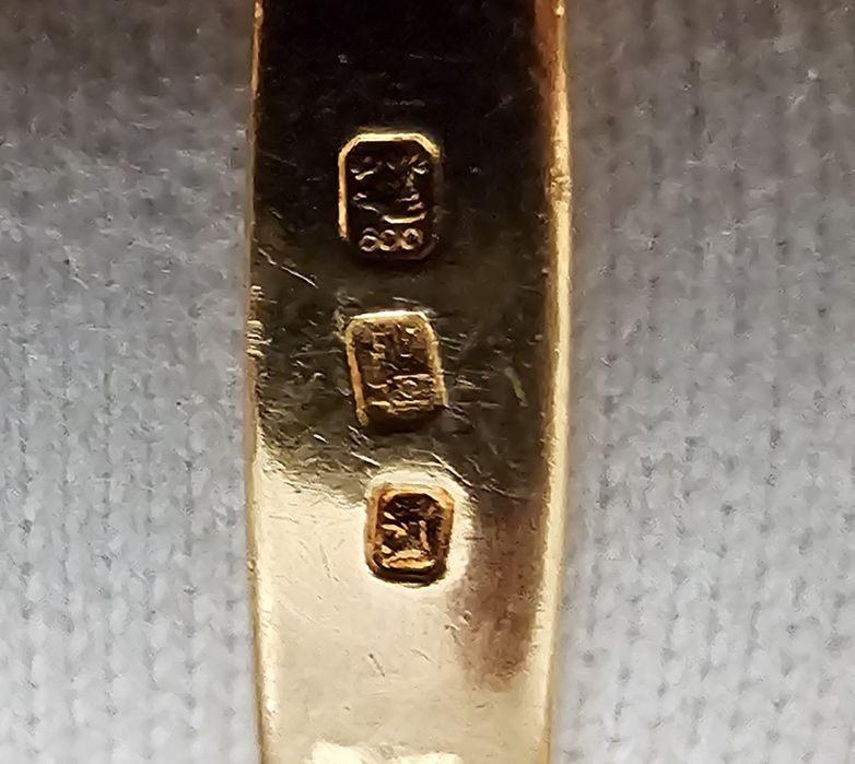 Anel de Ouro com Diamantes