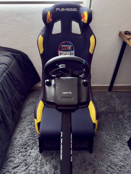 Playseat Evolution Pro  Redbull Racing + g29