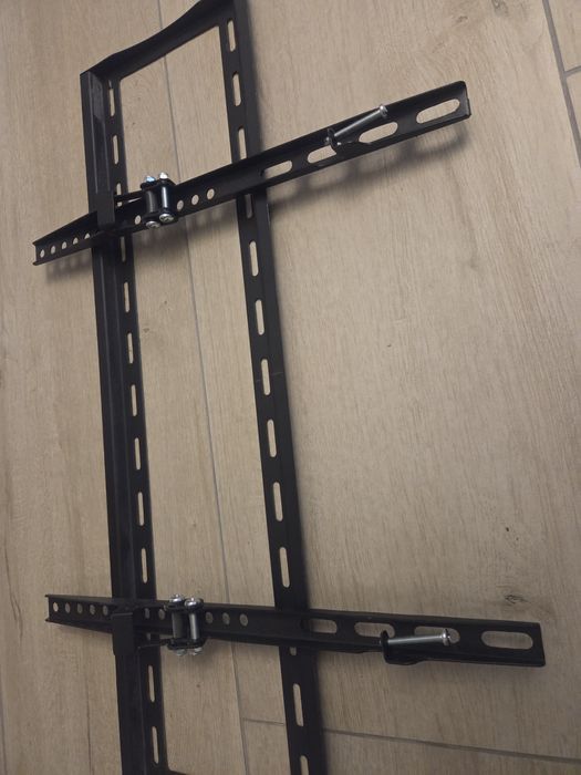 Uchwyt do telewizora na ścianę