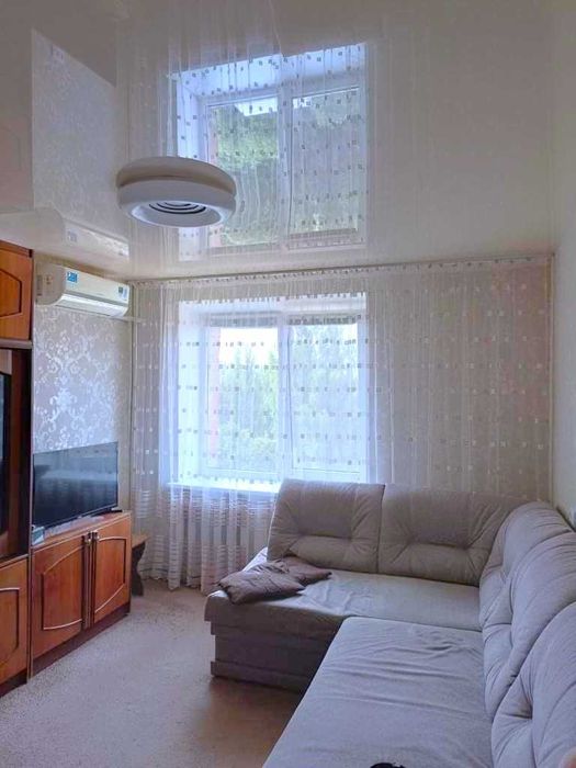 Продаж 2 Кімнатної Квартири з Ремонтом. Окремі Кімнати. ТРЦ "Екватор"