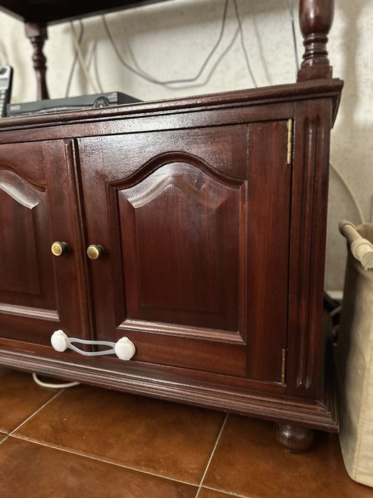 Móvel de TV - Madeira Mogno