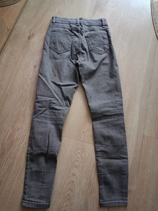 Sprzedam spodnie damskie dżinsy