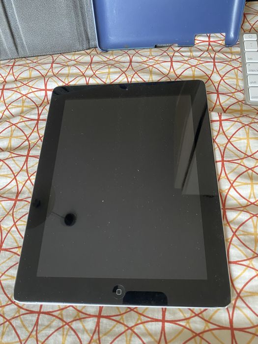 Ipad com capa e teclado