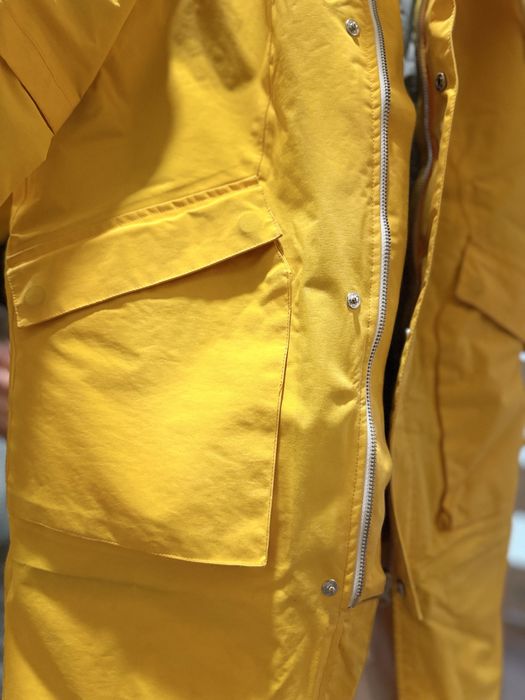 Продам уживану куртку-дощовик SHU з підстібкою розмір M