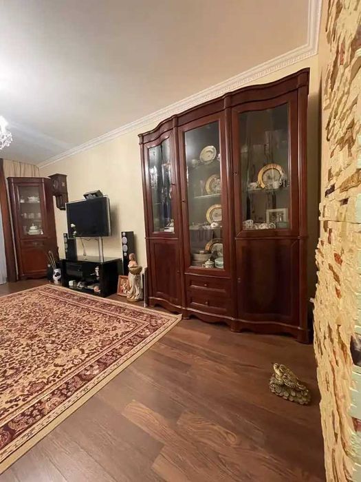 Продам 3к квартиру Тополь-1 Хороший кирпичный дом Правый берег