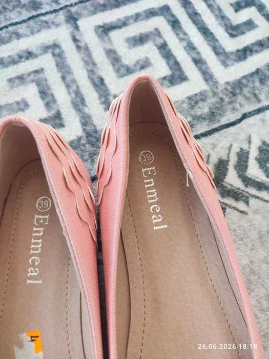 nowe, nienoszone buty damskie marki Enmeal w rozmiarze 39.