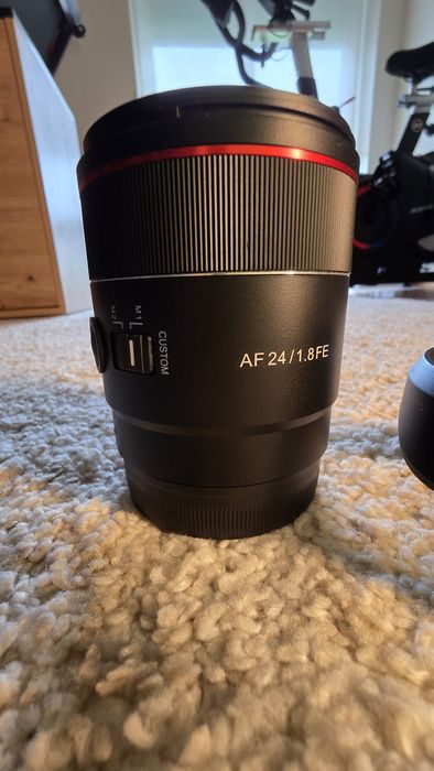 Lente Samyang AF 24mm Sony
