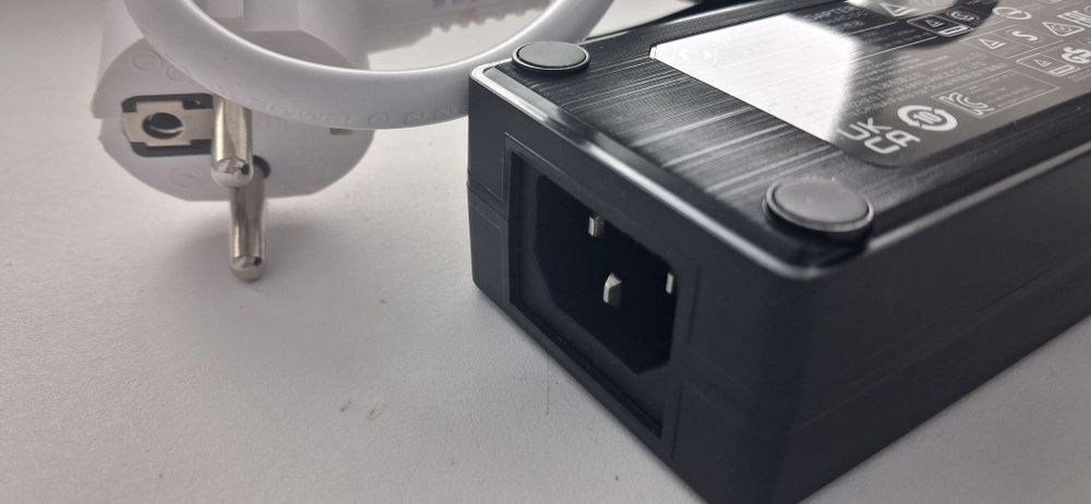 Блок живлення для дбж mini ups skazeke D2P, DR2P 10400mAh, 18000mAh