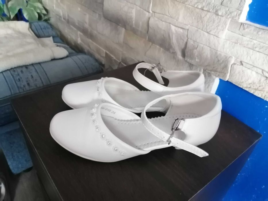 Białe buty roz 34 z Ccc wysyłka gratis