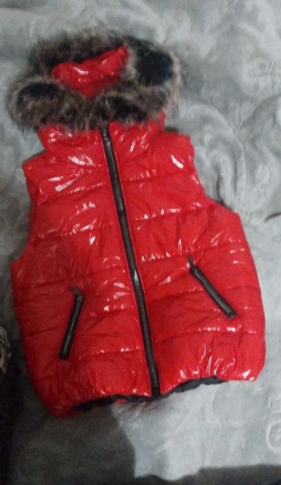 Pikowany bezrękawnik  polyskowy