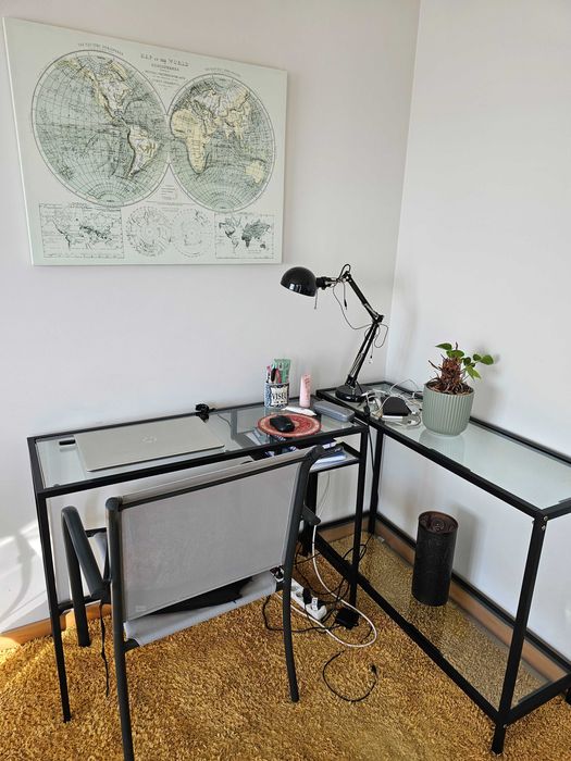 Secretária e aparador novíssimos