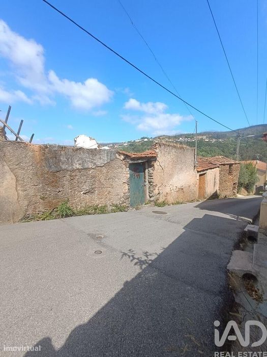 Moradia em gaveto em Ceira de 75,2 m2