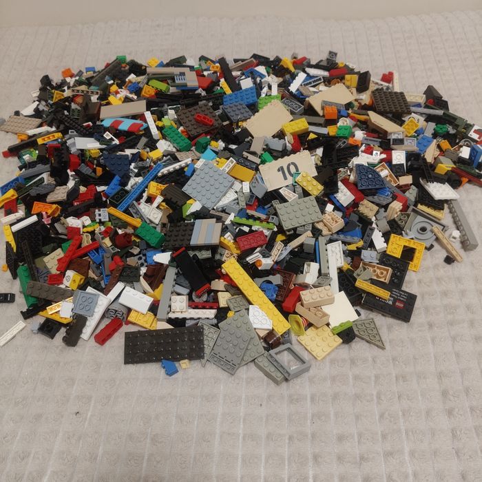 Lego на вагу, 5 кг. Ціна 1550 за всі фото.