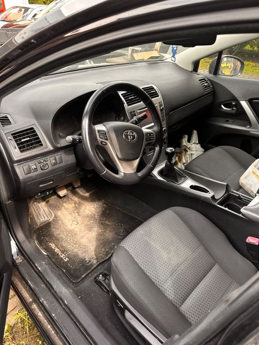 Toyota avensis t27