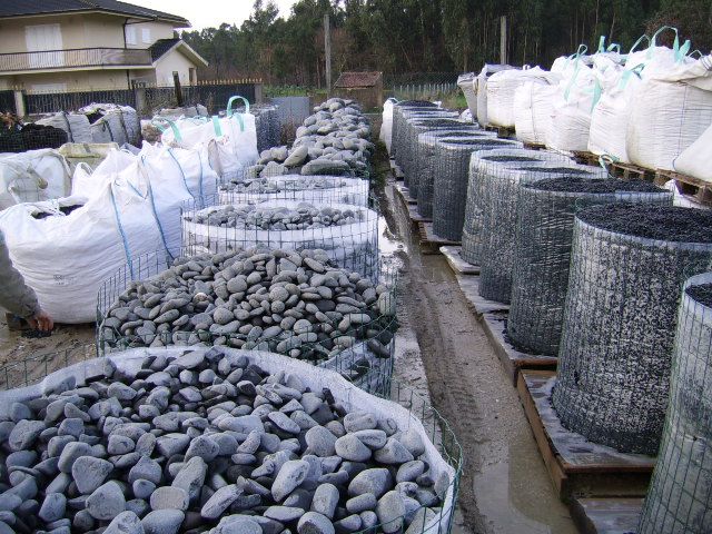 Pedra Decorativa Seixo Basalto Preto/Cinza escuro; 277€/T