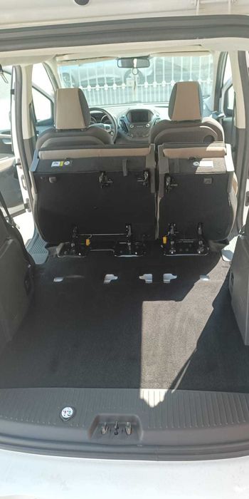 Ford Tourneo Courier — fotografia 10